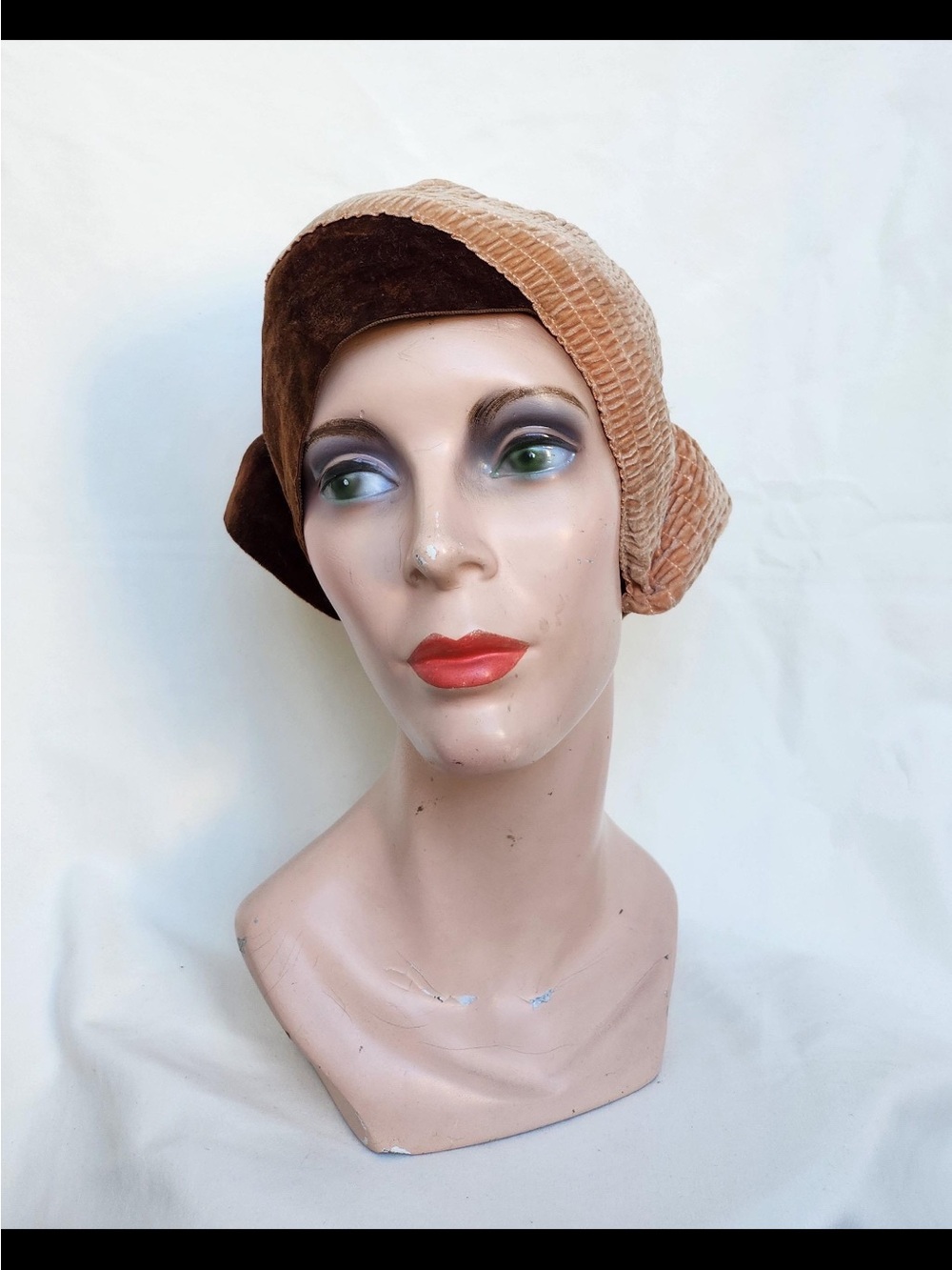 1920s Two-Toned Pinkish Tan and Brown Velvet Cloche Hat